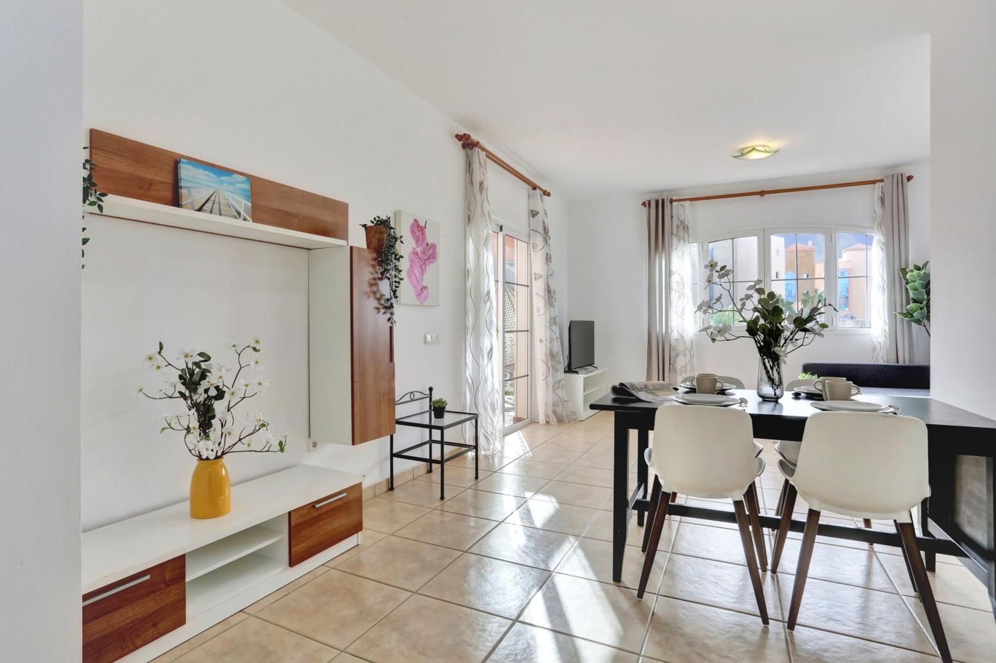 Sunnyland Pescadores Apartment